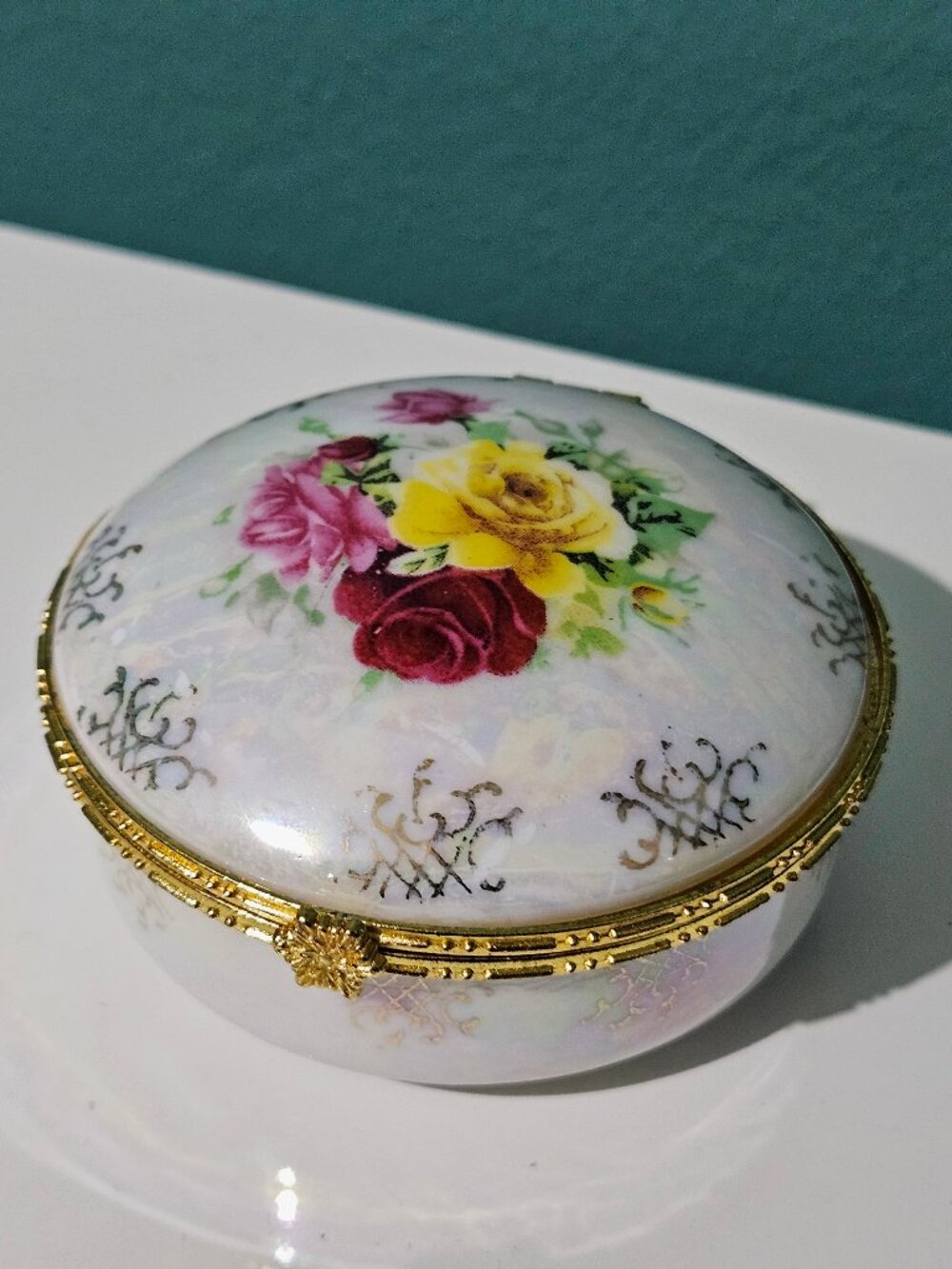 Vintage Porcelain Hinged Jewelry Trinket Box Roses Floral Circular Flowers Small